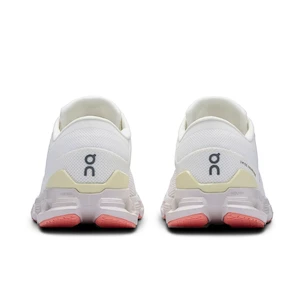 Dames hardloopschoenen On  Cloud X 4 Ivory/Sand