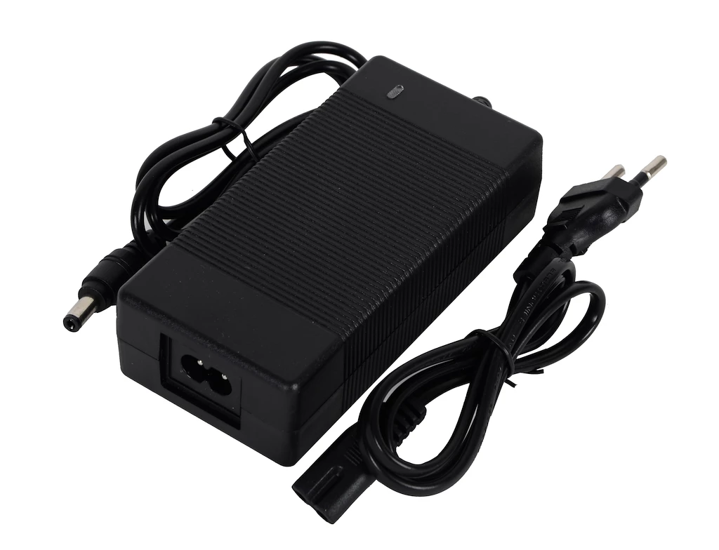 Oplader voor elektrische step Street Surfing Voltaik Voltaik SRG/MGT ( 36V/1,5 Ah )