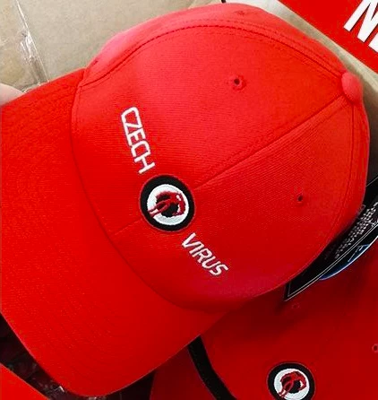 Pet Czech Virus  Flexfit High Performance Red  S/M