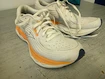 Przetestowano -  Dames hardloopschoenen Mizuno  Wave Skyrise 4 Snow White/Nightshadow Blue/Coral Reef  UK 7,5