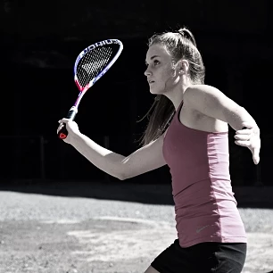 Michaela Čepová met het Tecnifibre Carboflex X-Speed ​​125 NS squashracket