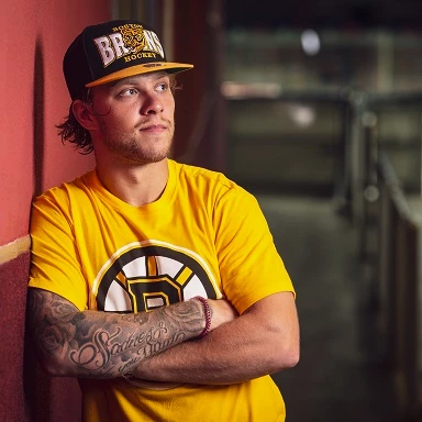 David Pastrňák in waaierkleding van Boston Bruins